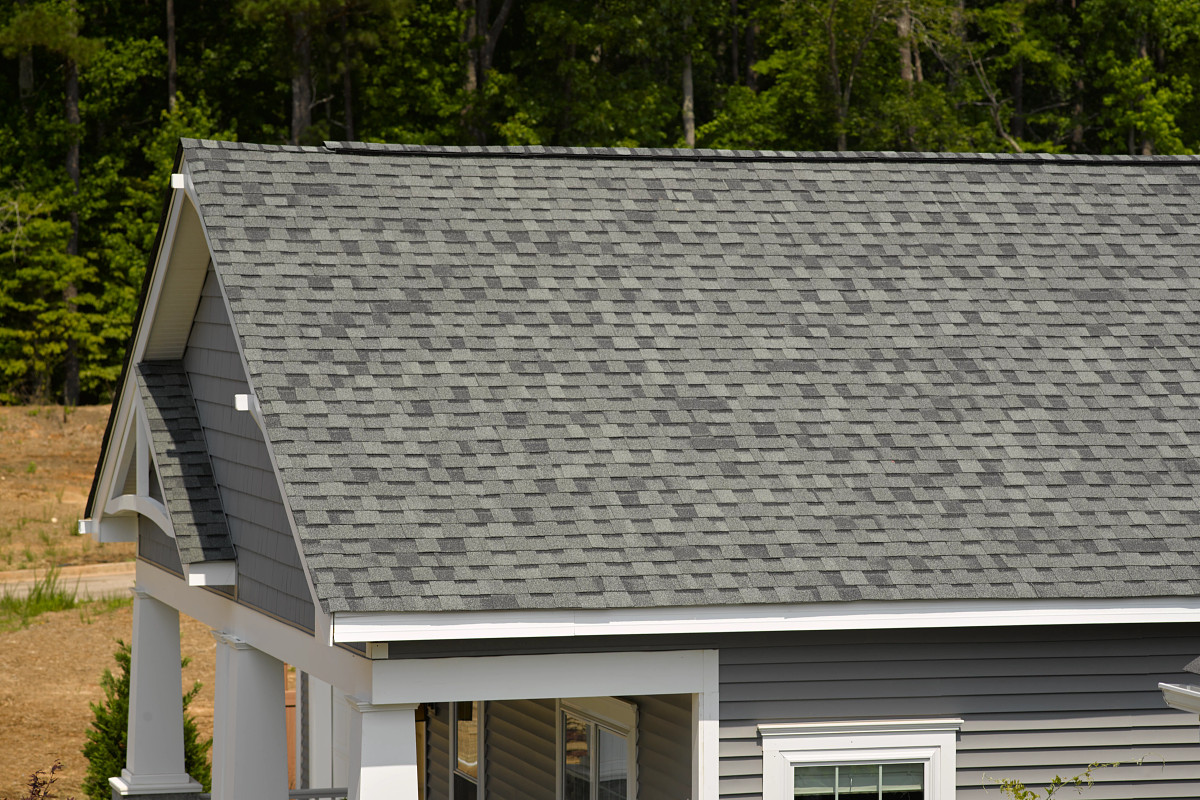Florida home with Landmark Granite Gray roof