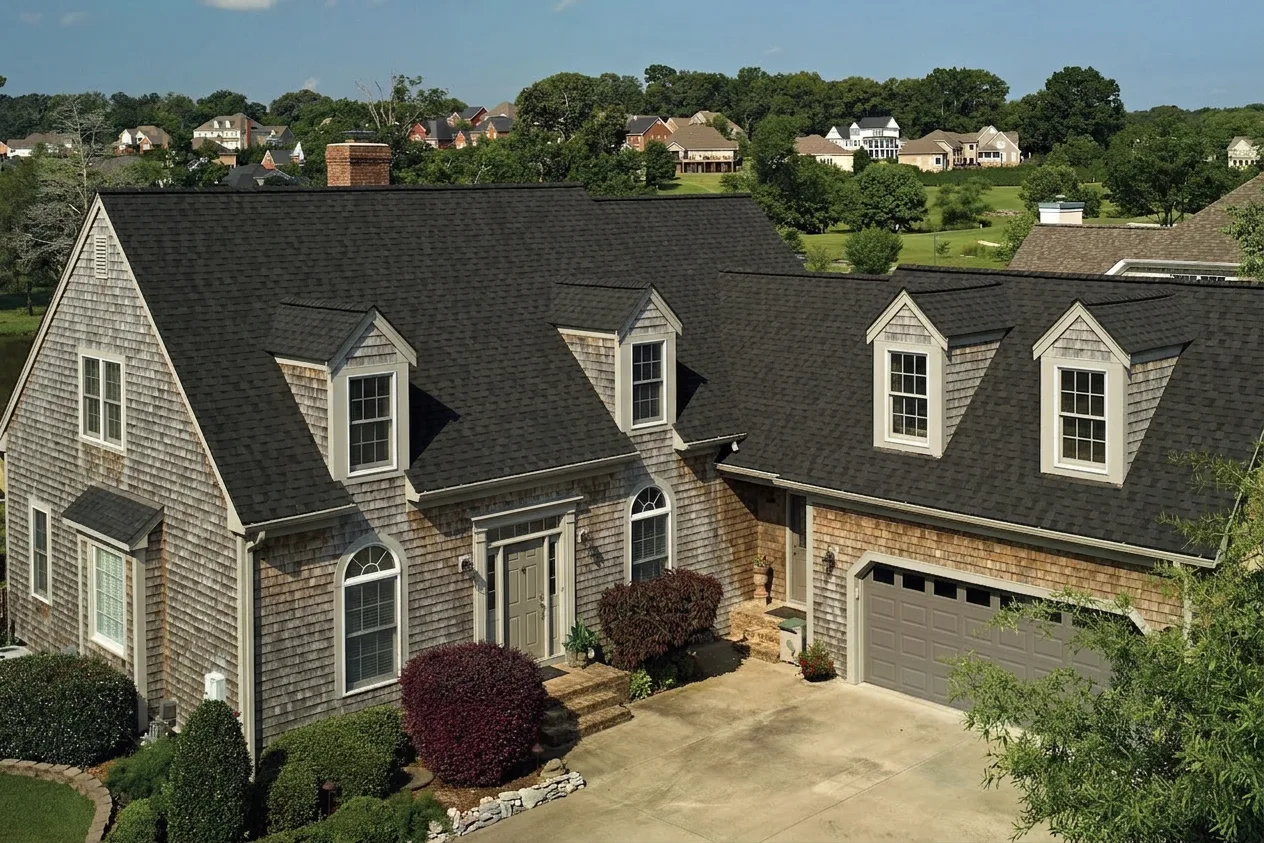 Florida home with Landmark Pro Max Def Black Walnut roof