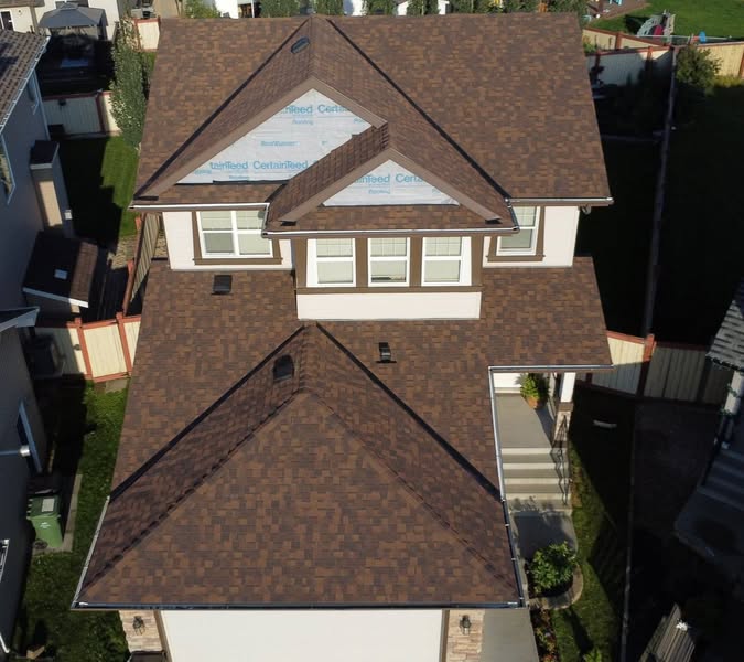 Home with CertainTeed Northgate Climateflex Max Def Burnt Sienna roof