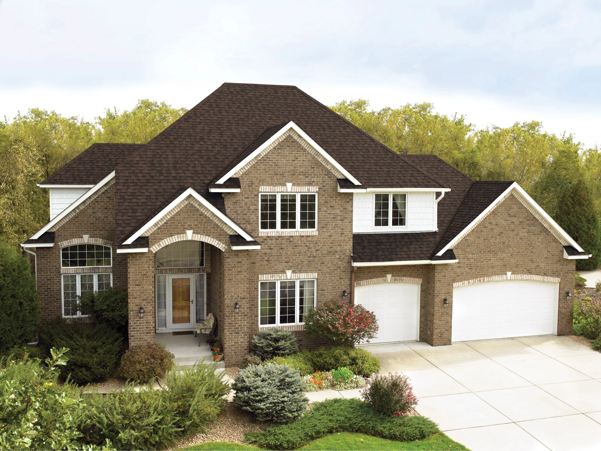 Home with IKO Cambridge Dual Brown roof