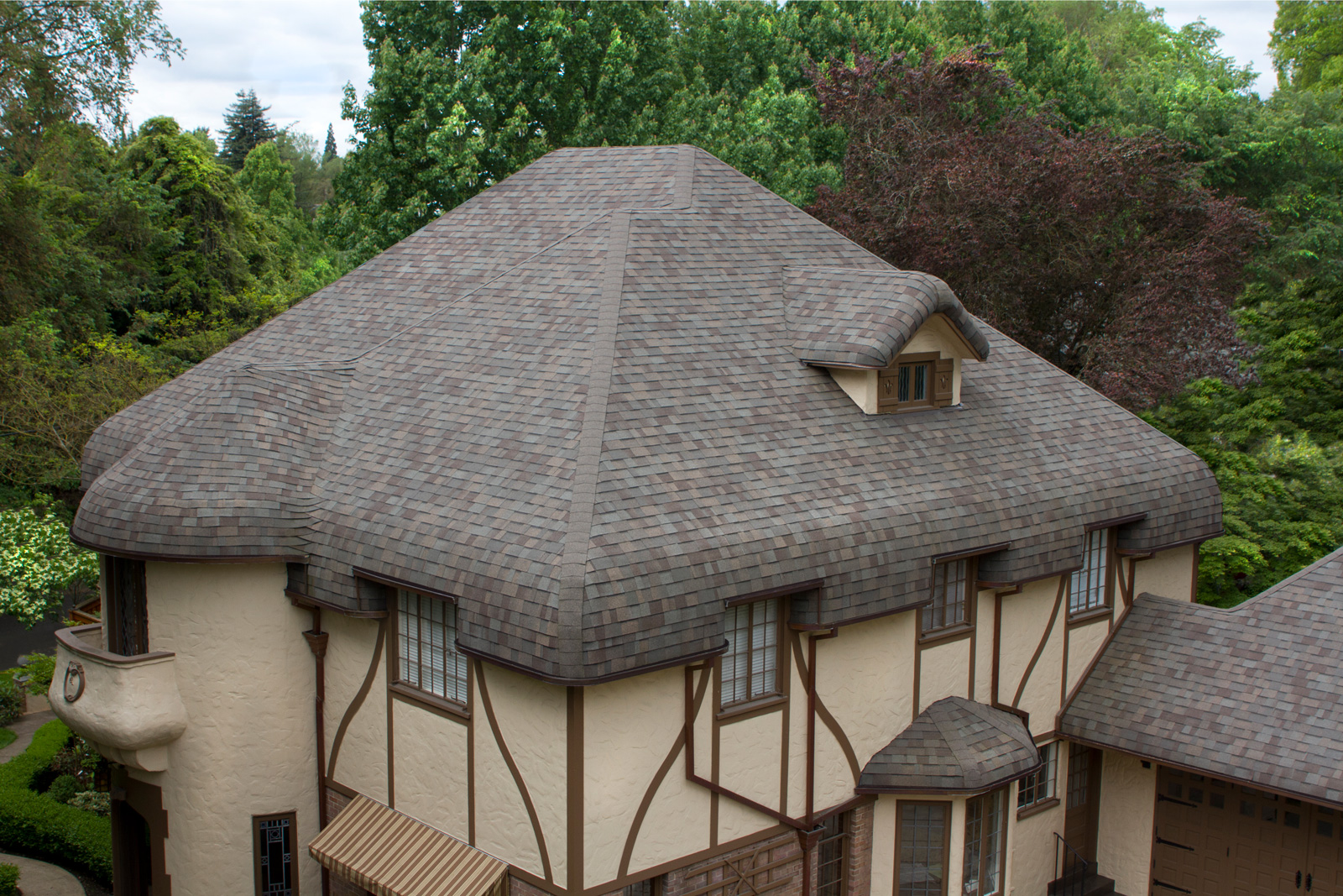 Florida home with Legacy Scotchgard Natural Wood roof