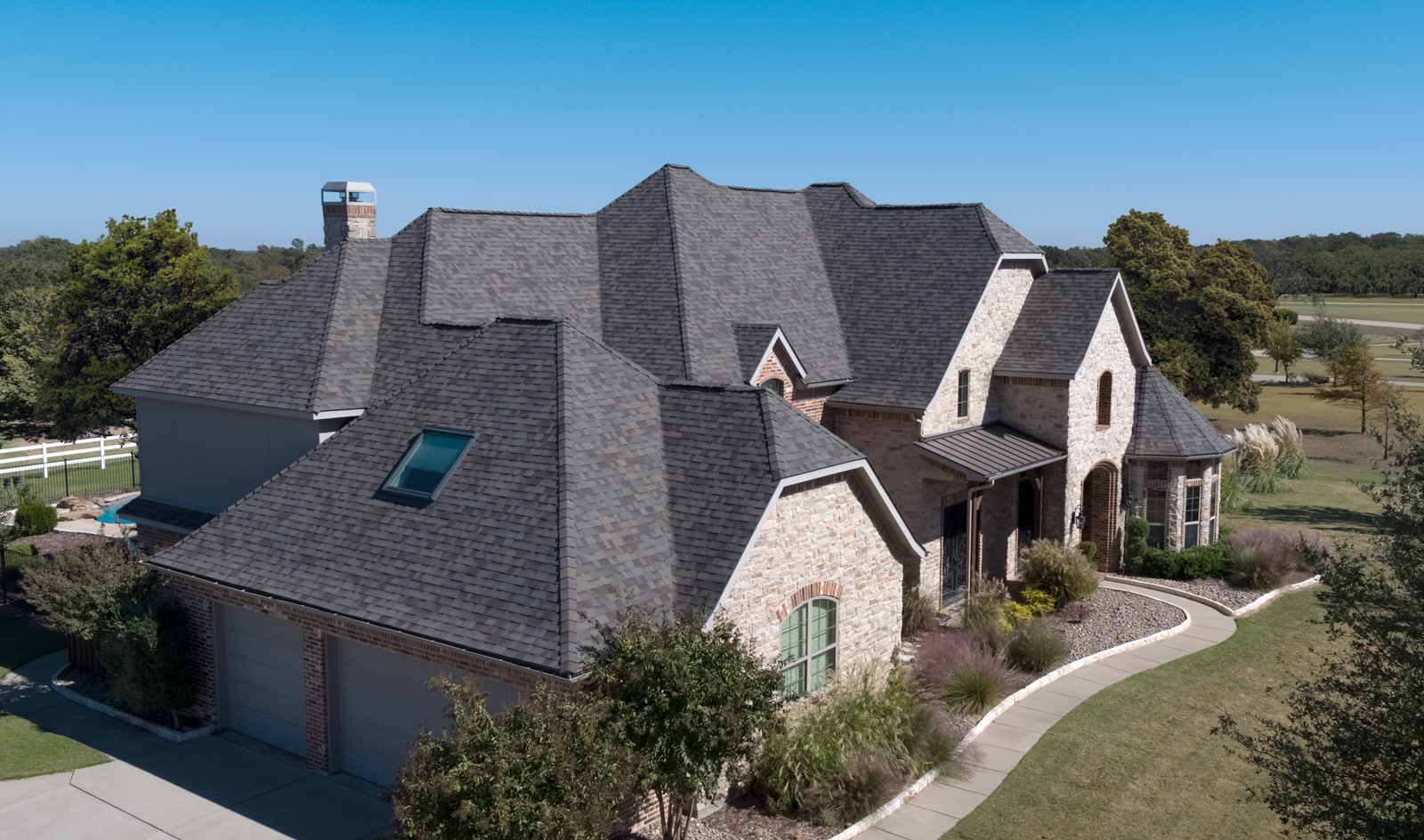 Florida home with Legacy Scotchgard Natural Wood roof