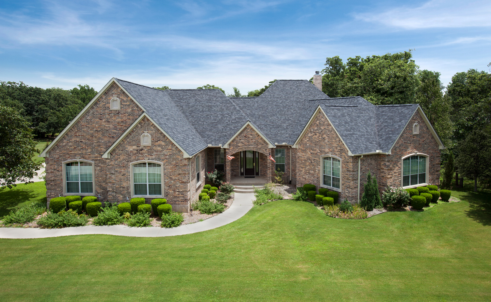 Florida home with Vista AR Midnight Black roof